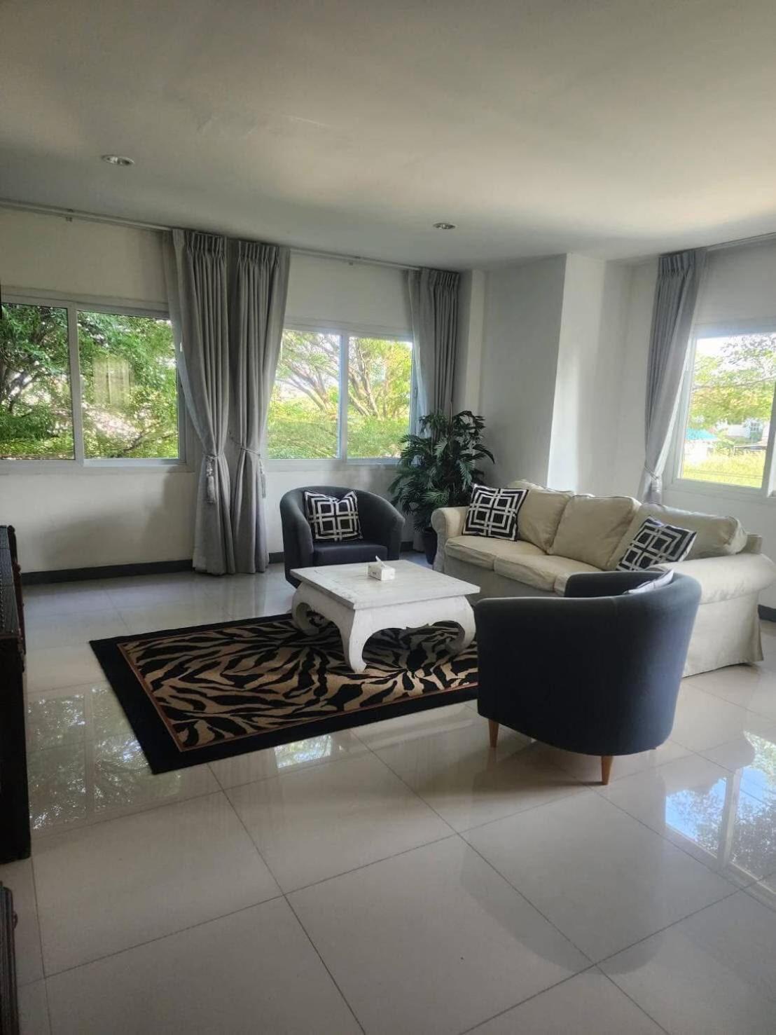 Ibeyond Apartment Romklao Suvarnabhumi Bangkok Exterior foto